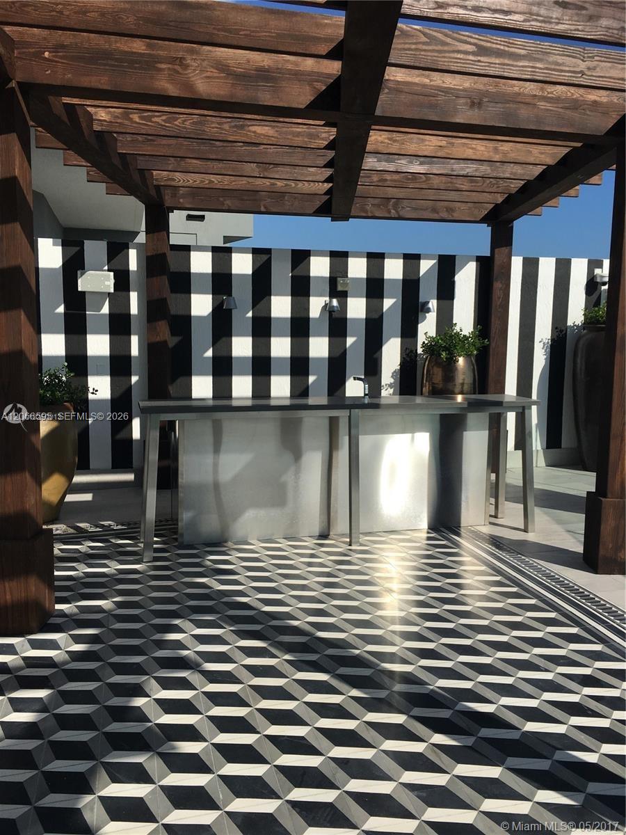 1300 S MIAMI AV Unit: 4002
