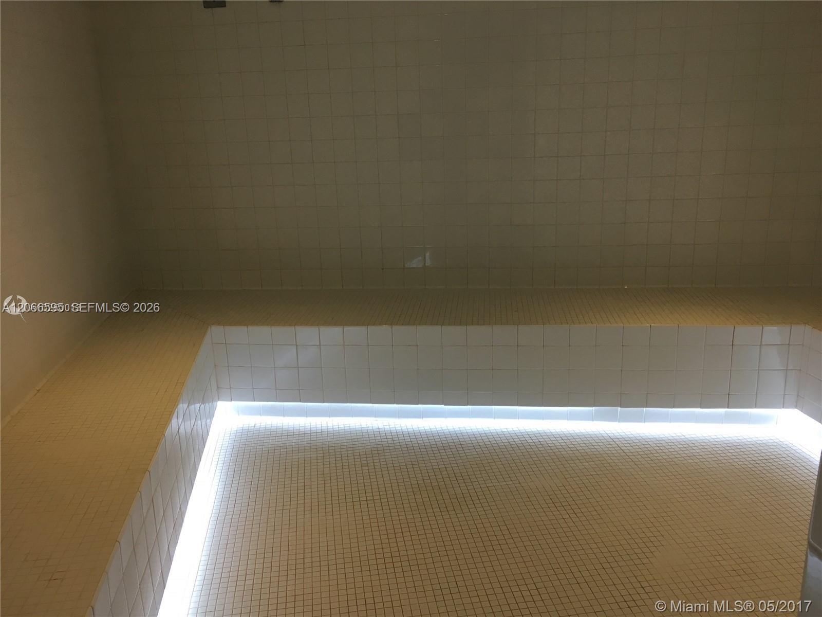 1300 S MIAMI AV Unit: 4002