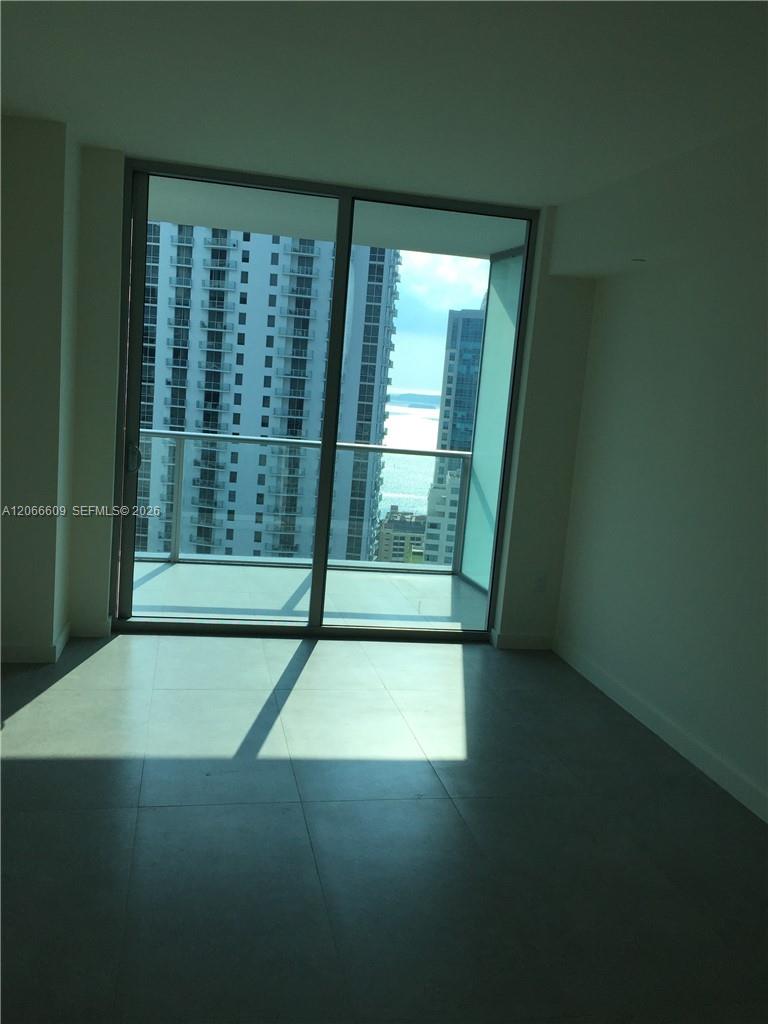 1100 S MIAMI AV Unit: 2911