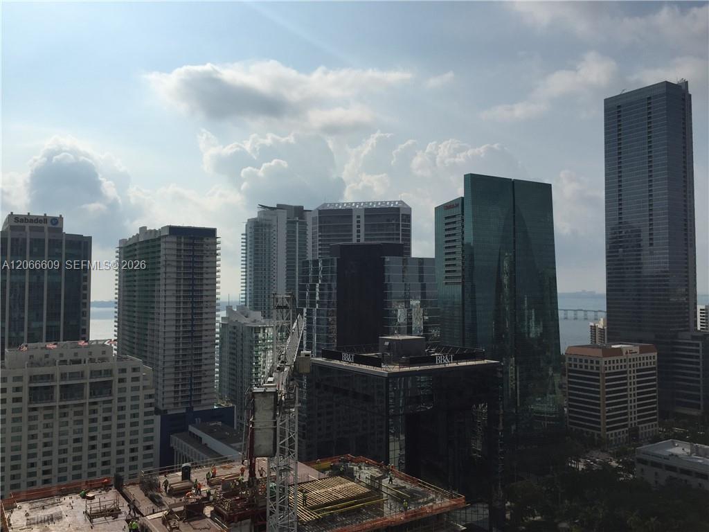 1100 S MIAMI AV Unit: 2911