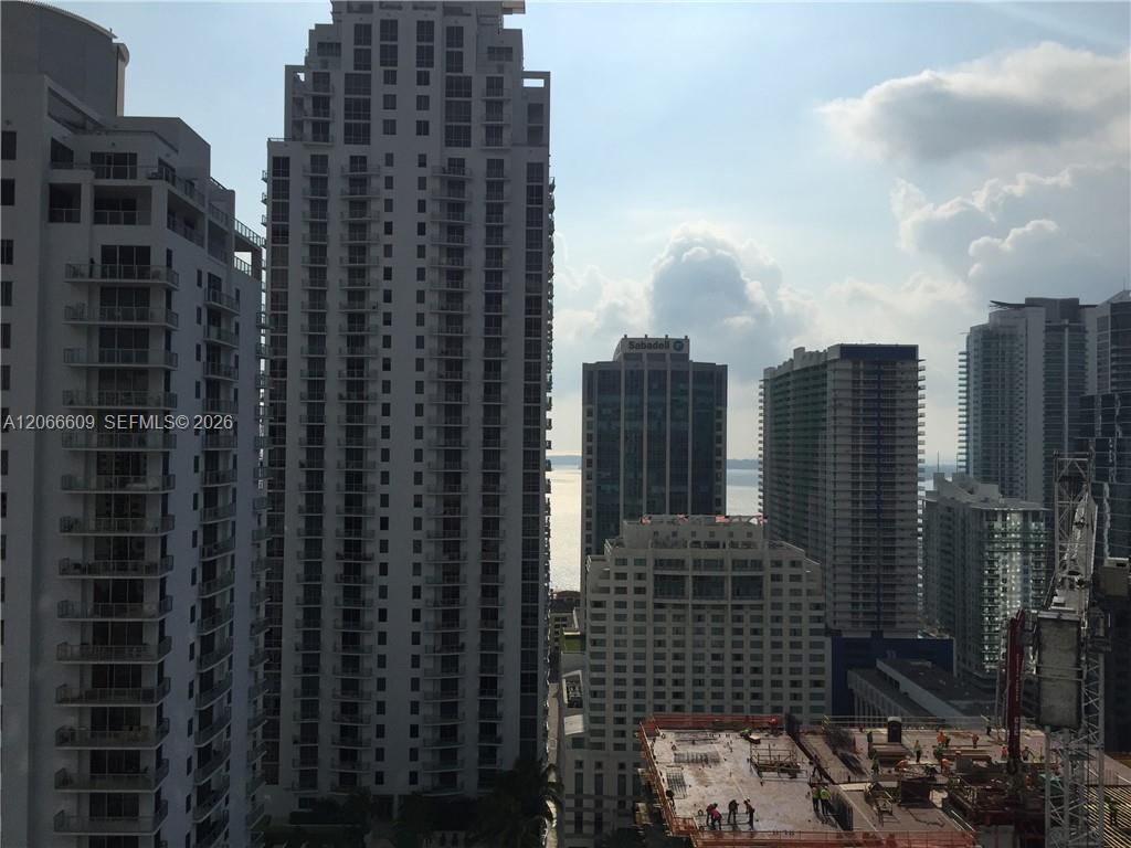 1100 S MIAMI AV Unit: 2911
