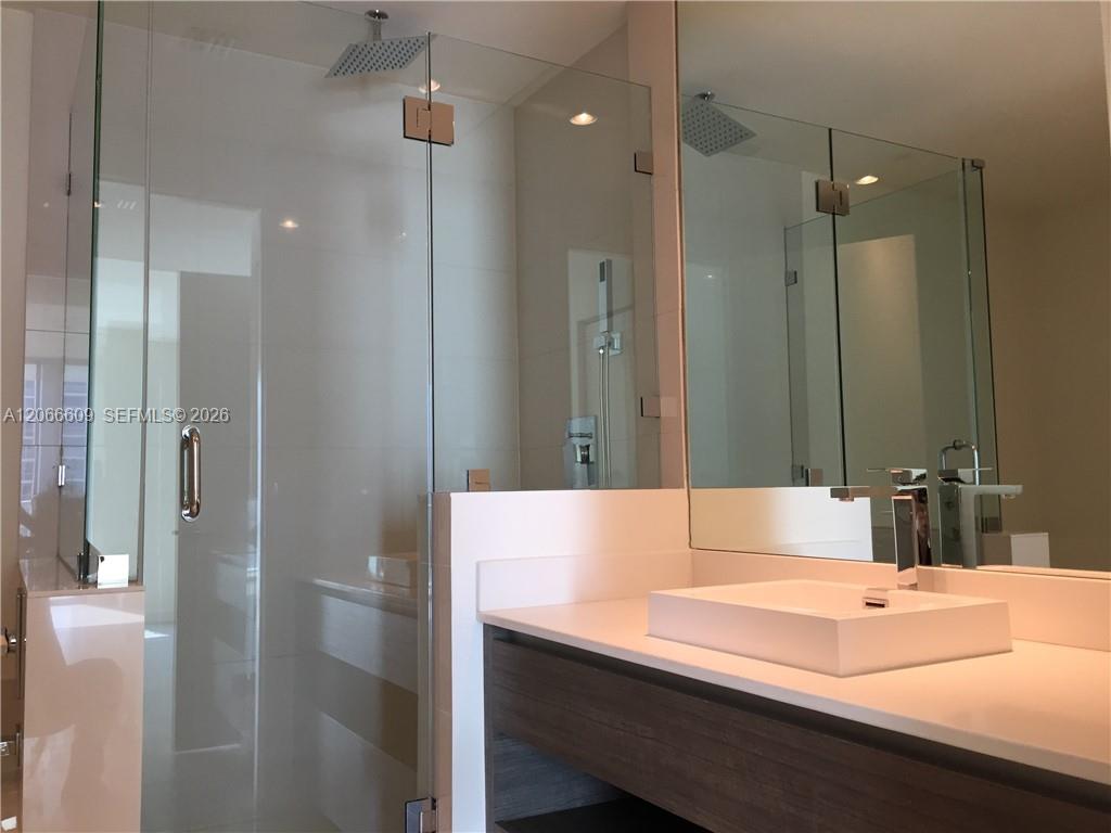 1100 S MIAMI AV Unit: 2911