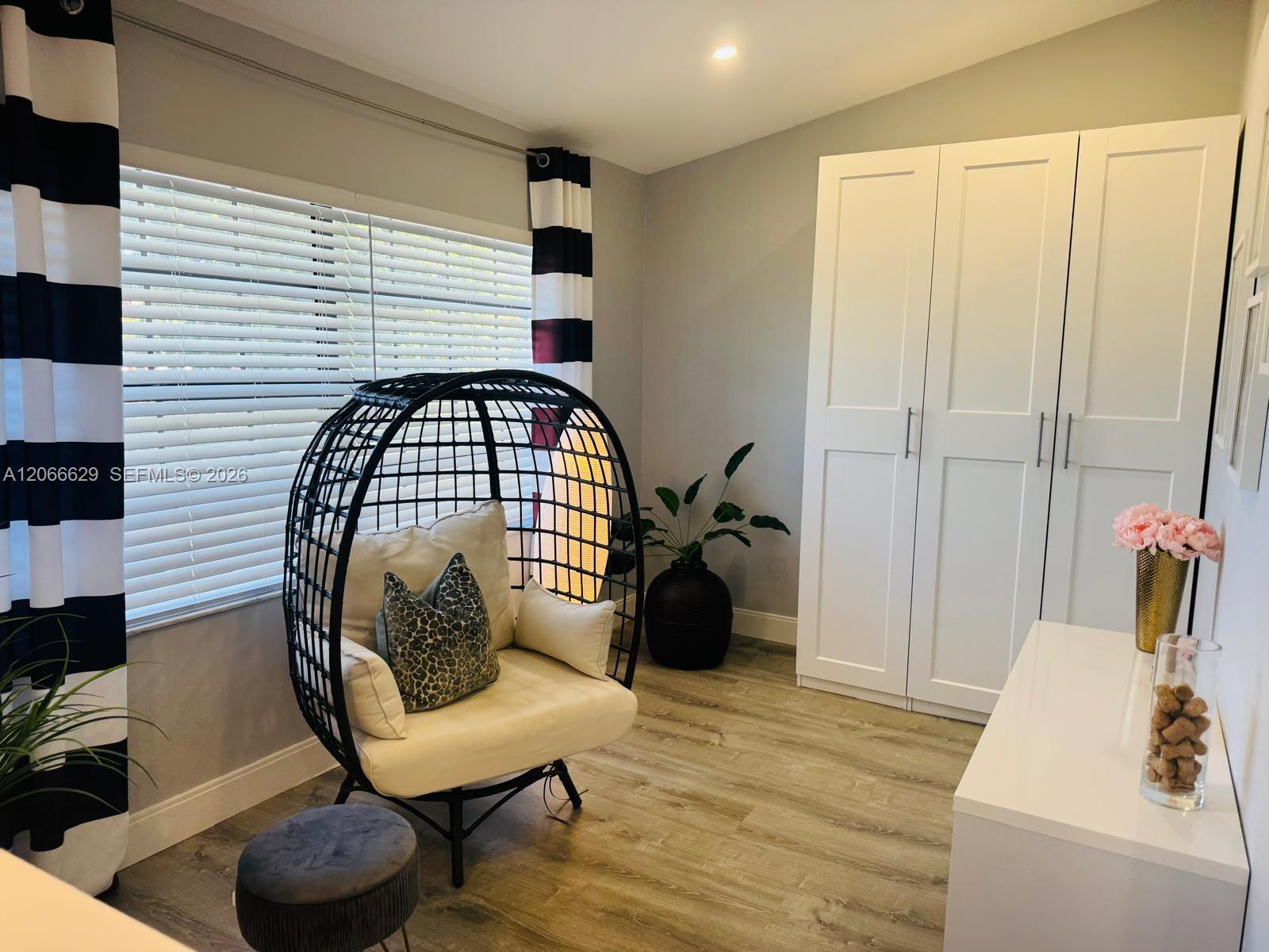 206 Liberty Ct Unit: .