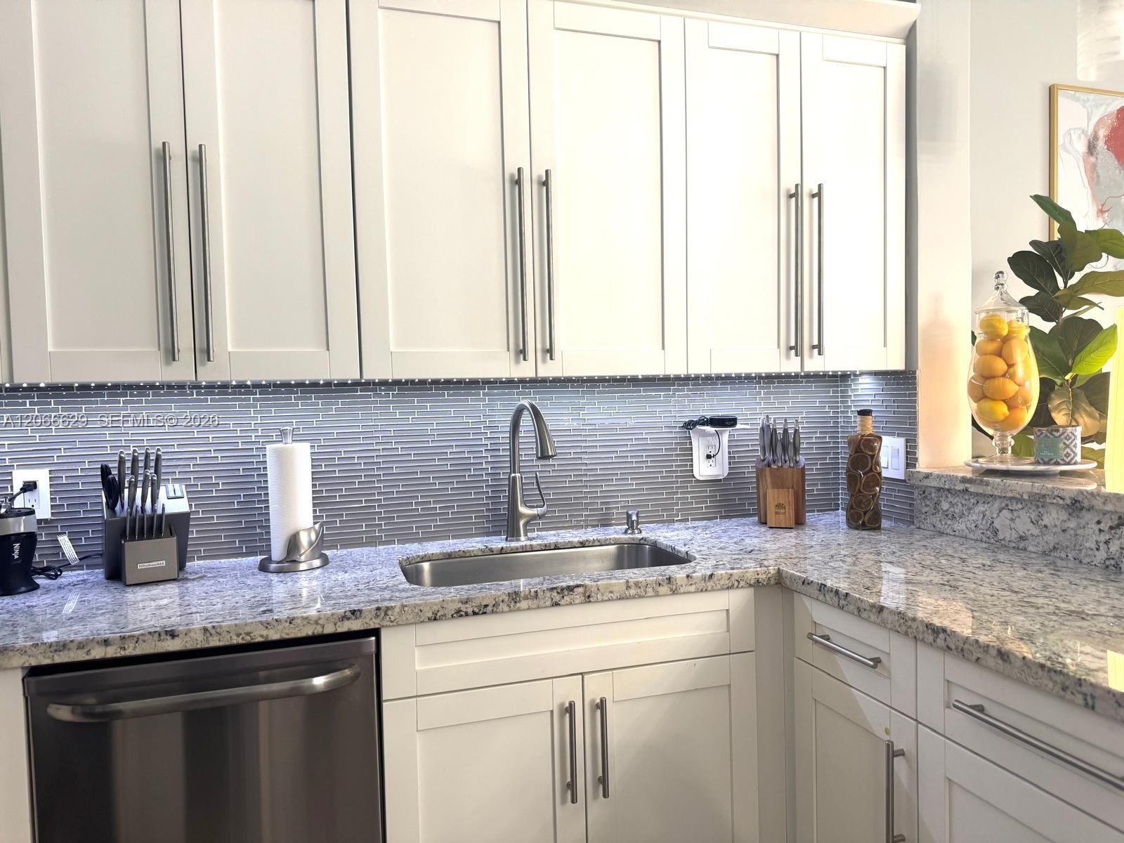 206 Liberty Ct Unit: .