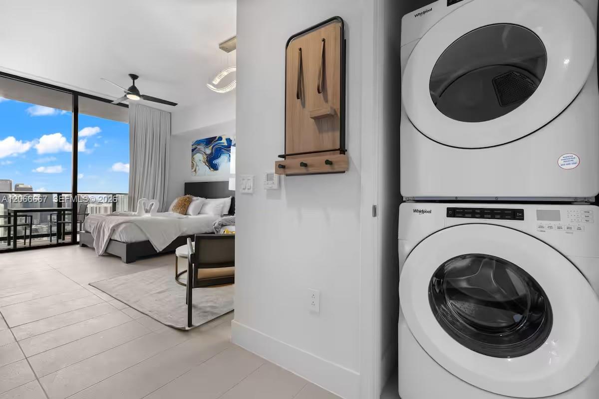 601 NE 1 Ave # 4912 Unit: PH-4912