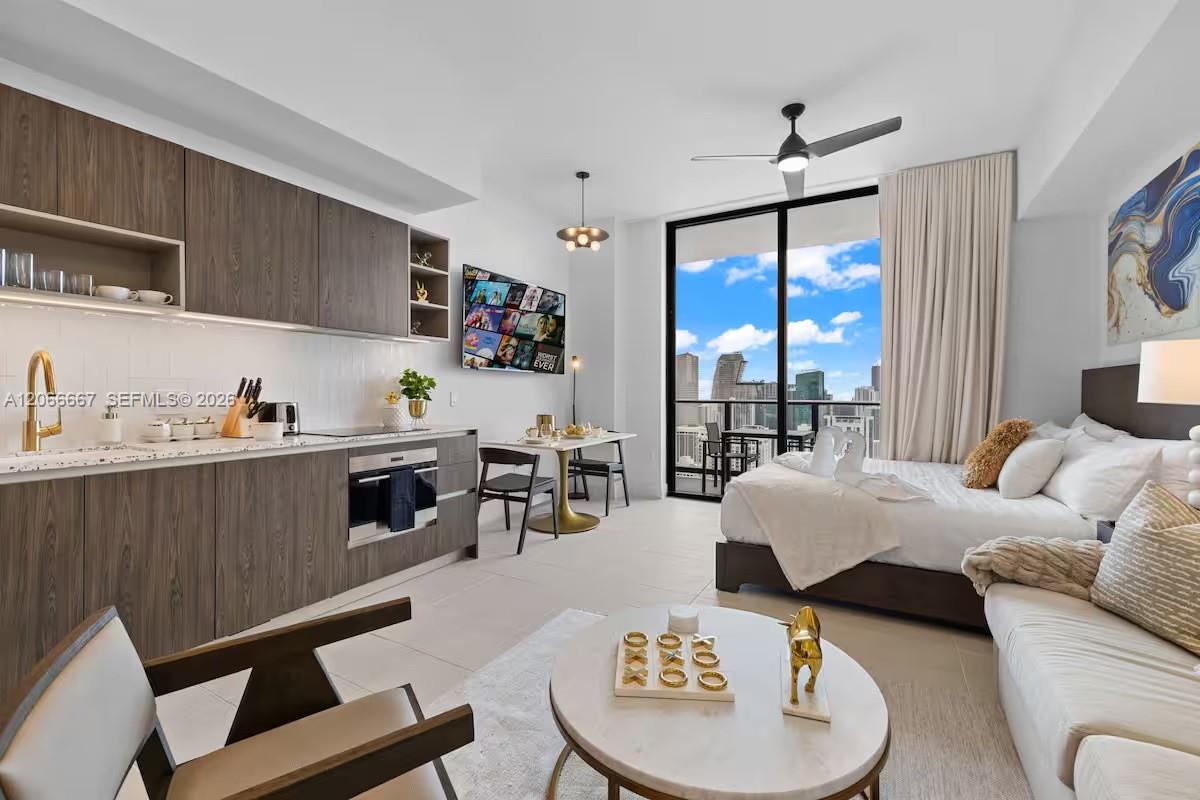 601 NE 1 Ave # 4912 Unit: PH-4912