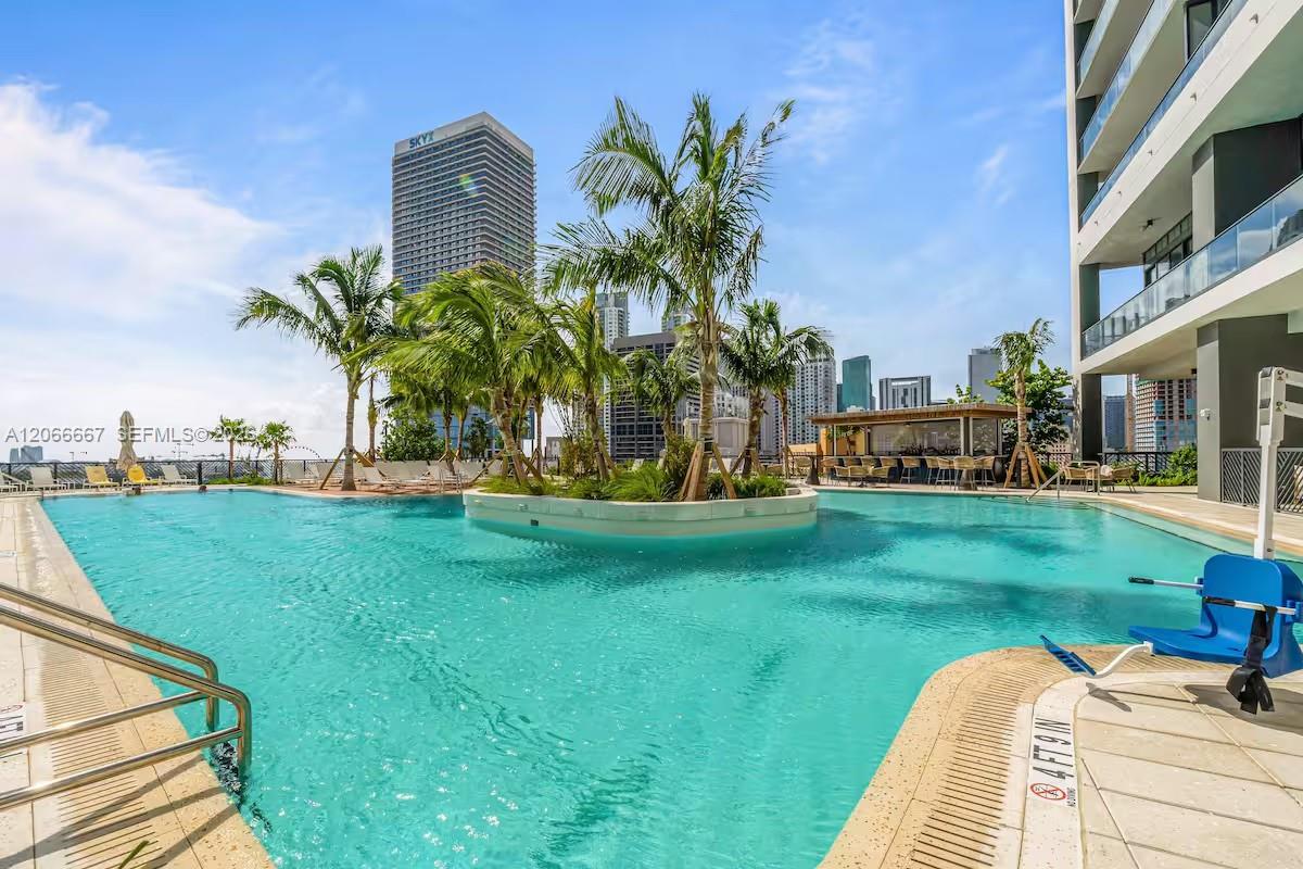601 NE 1 Ave # 4912 Unit: PH-4912