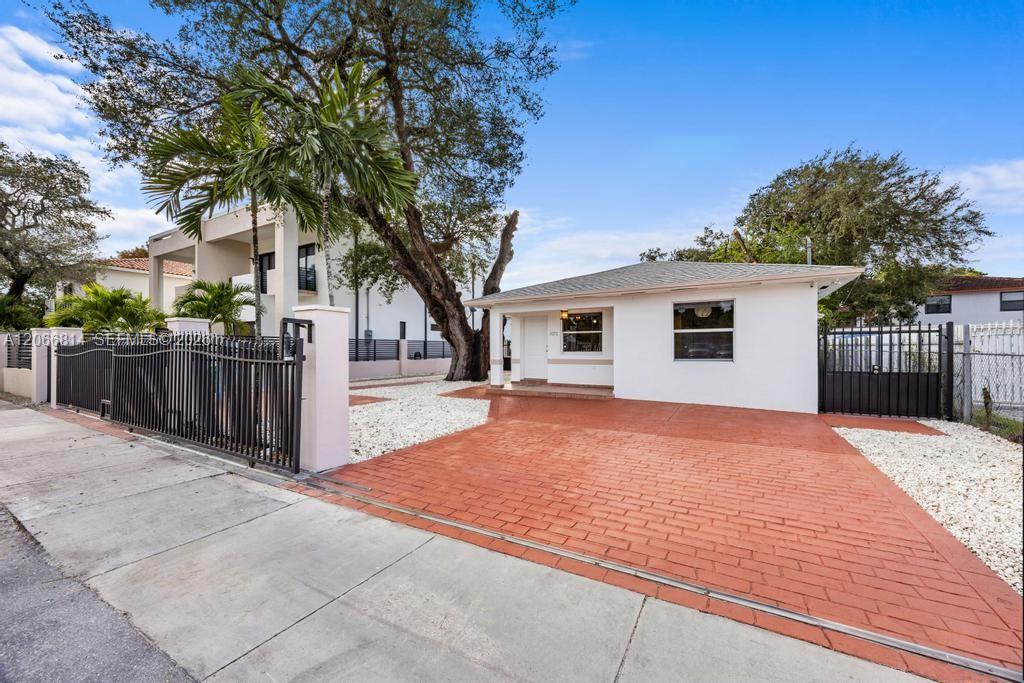 3072 NW 14th St REAR