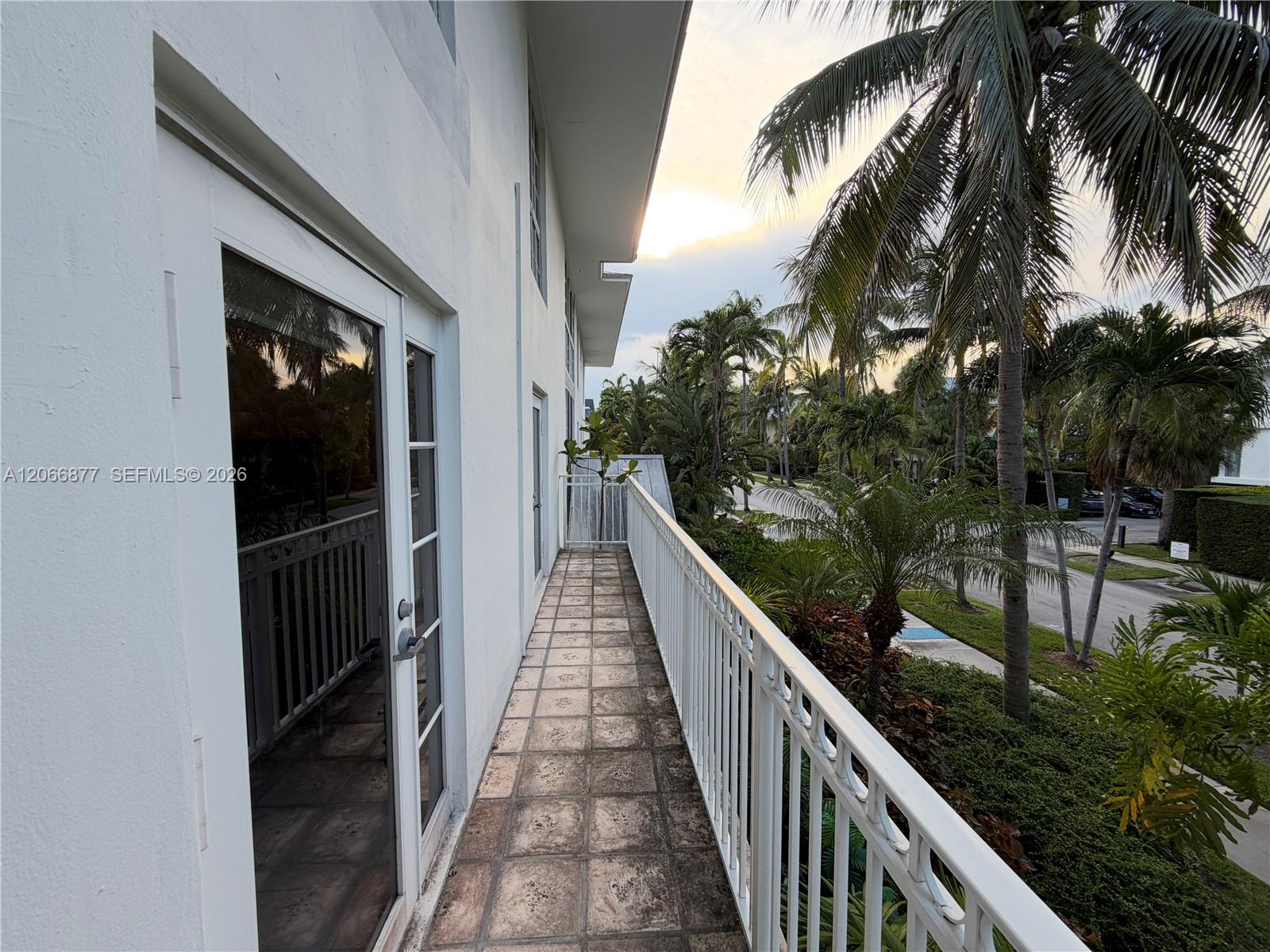 290 Sunrise Dr Unit: 2-E