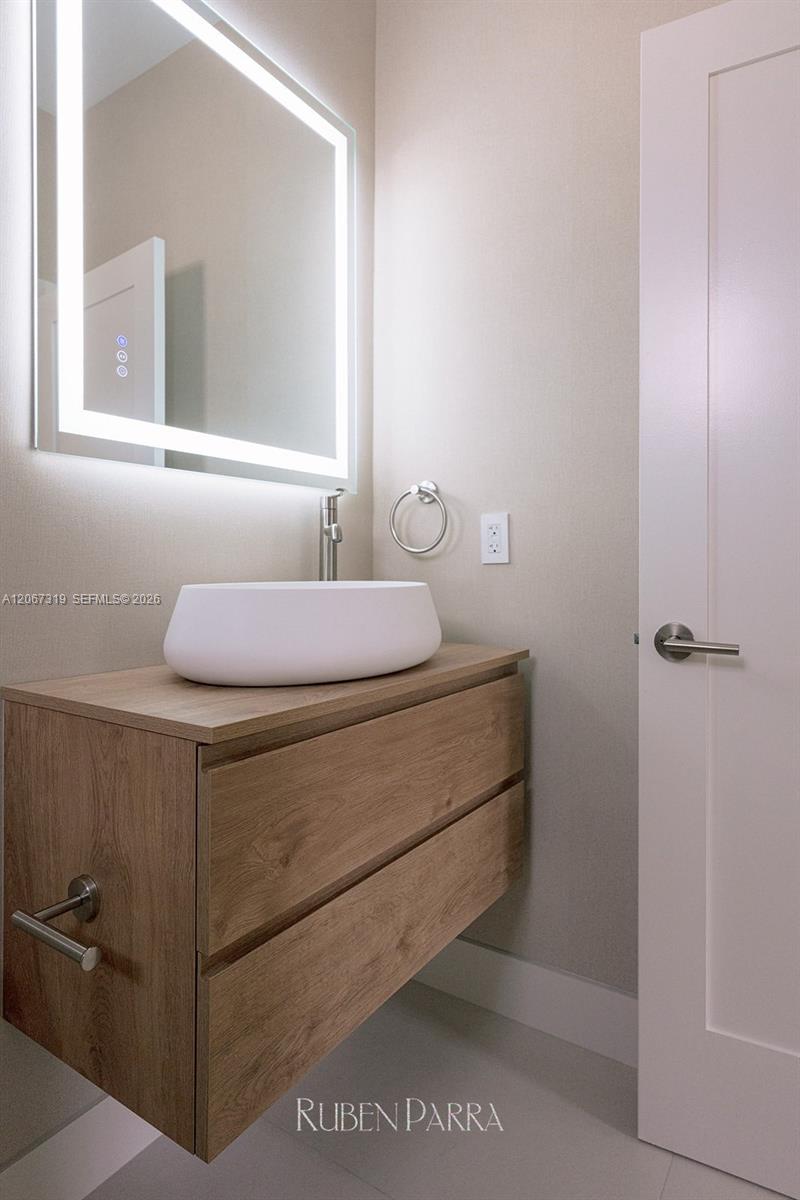 8167 NW 108th Ct Unit: .