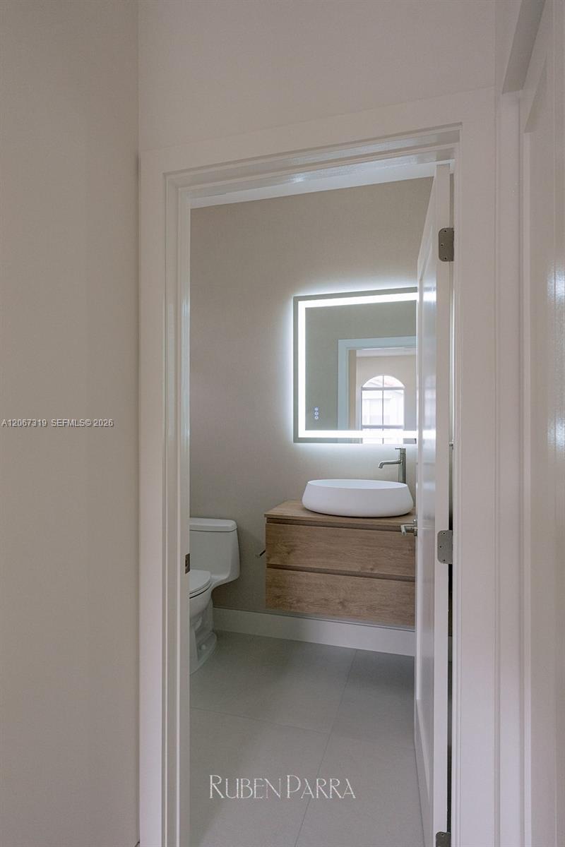 8167 NW 108th Ct Unit: .