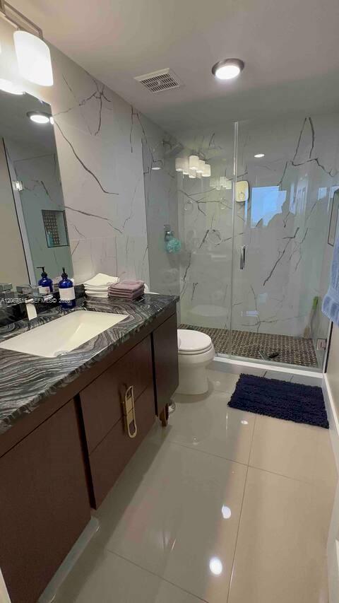5600 N Flagler Dr # 1806