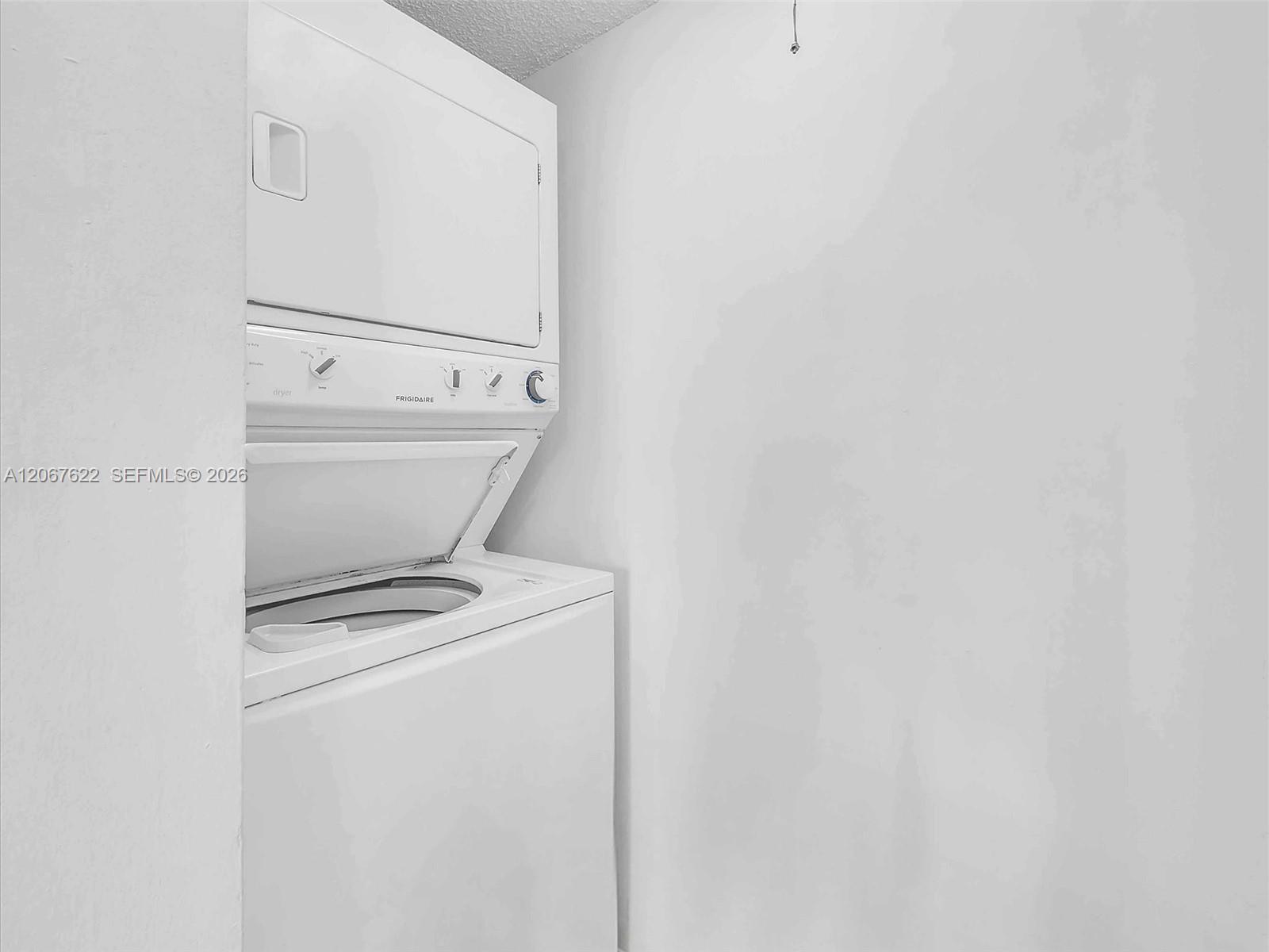 670 NW 85th Pl # 104 Unit: 11-104