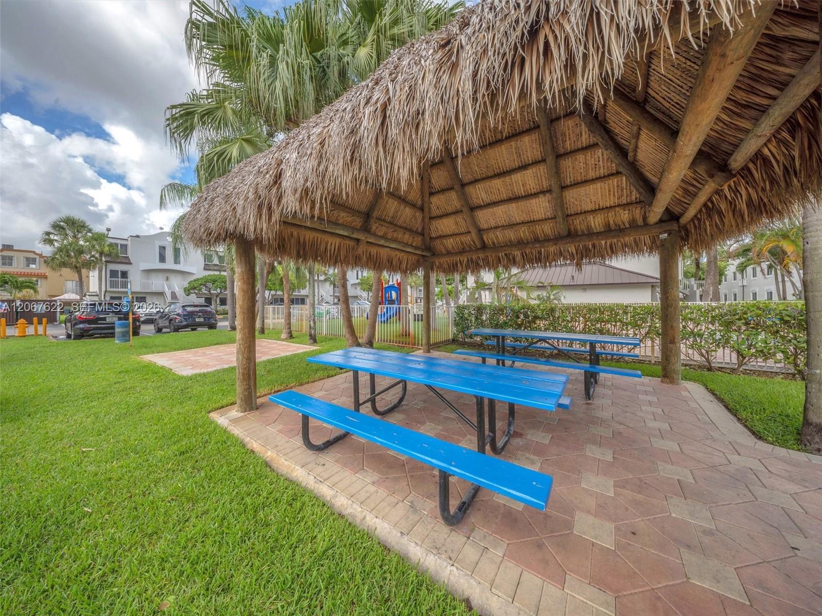 670 NW 85th Pl # 104 Unit: 11-104