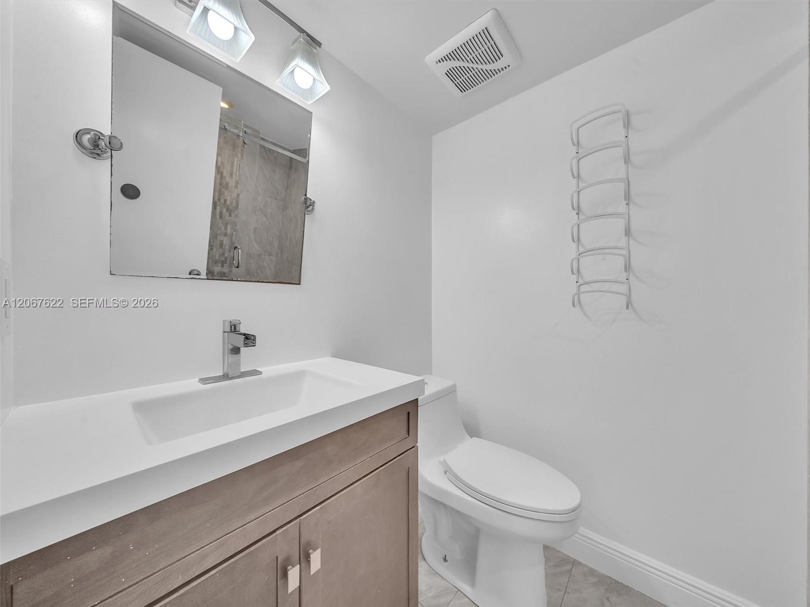 670 NW 85th Pl # 104 Unit: 11-104