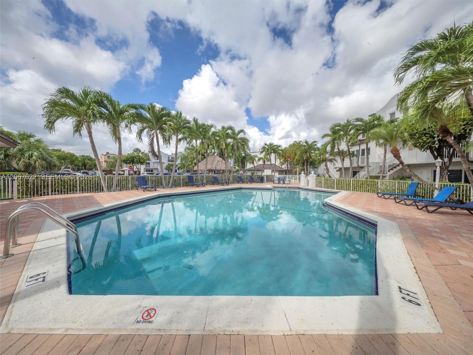 670 NW 85th Pl # 104 Unit: 11-104