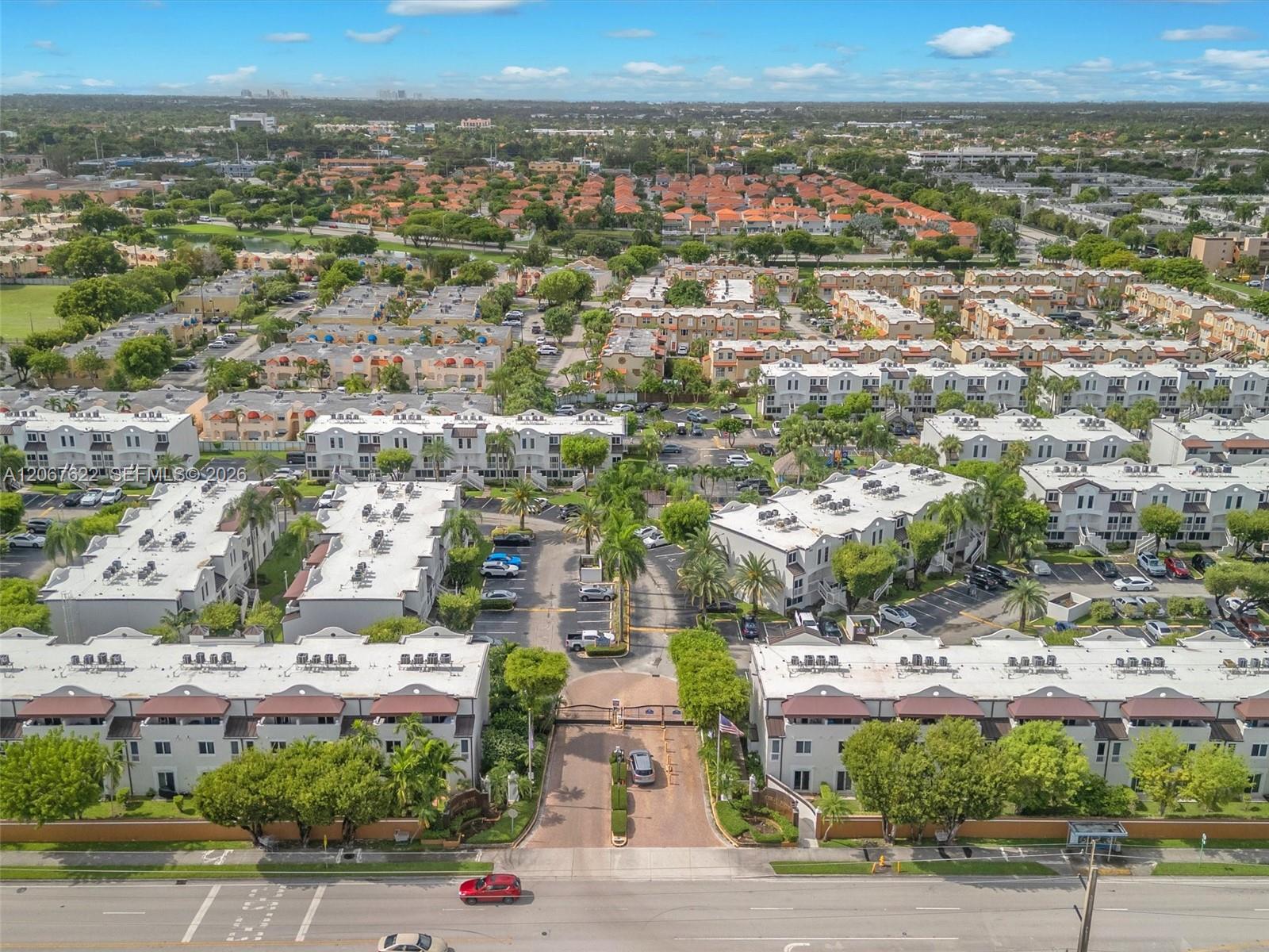 670 NW 85th Pl # 104 Unit: 11-104