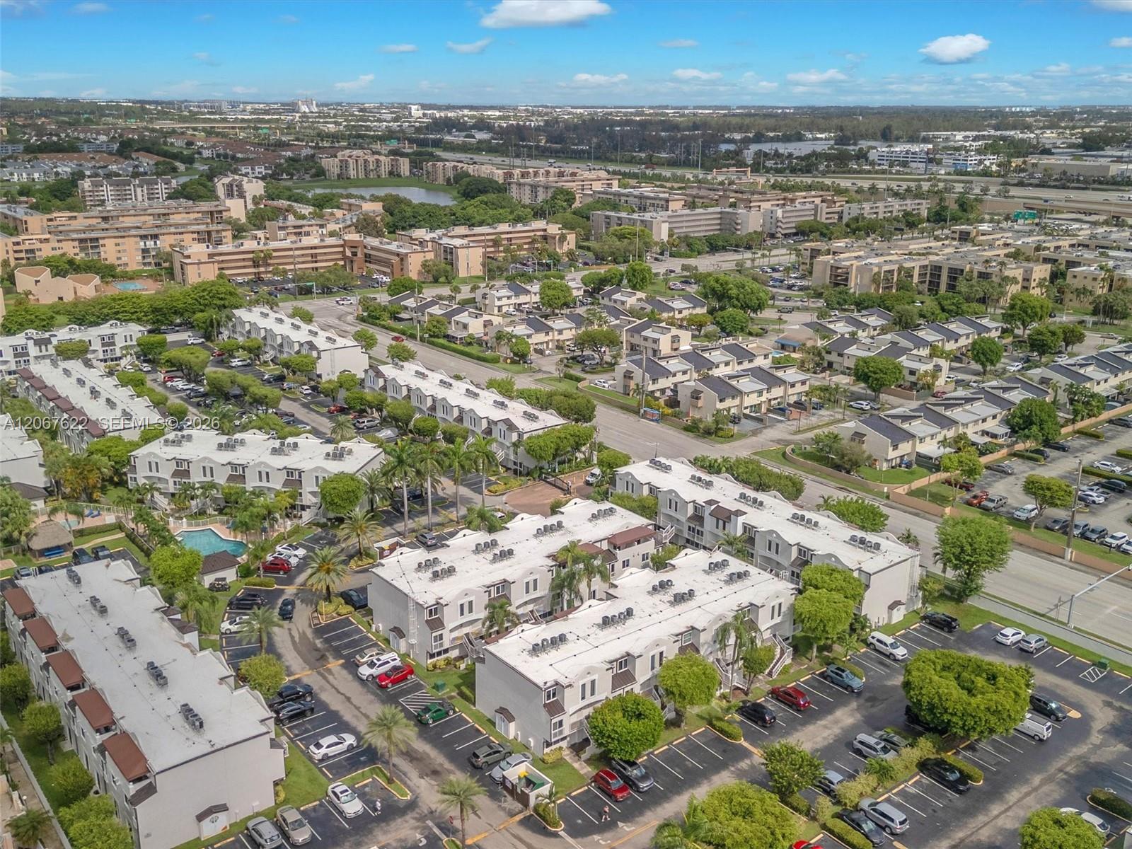 670 NW 85th Pl # 104 Unit: 11-104
