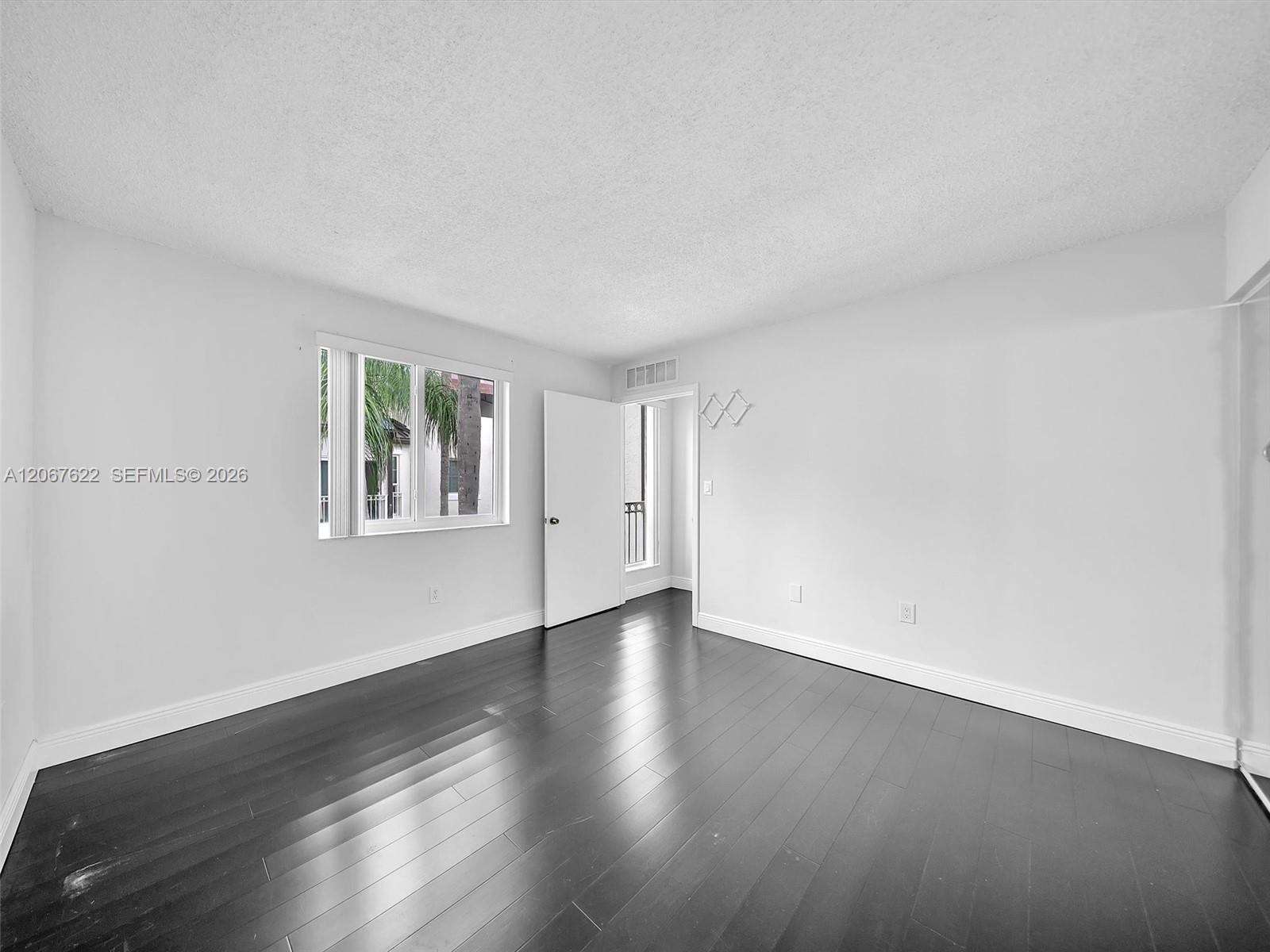 670 NW 85th Pl # 104 Unit: 11-104