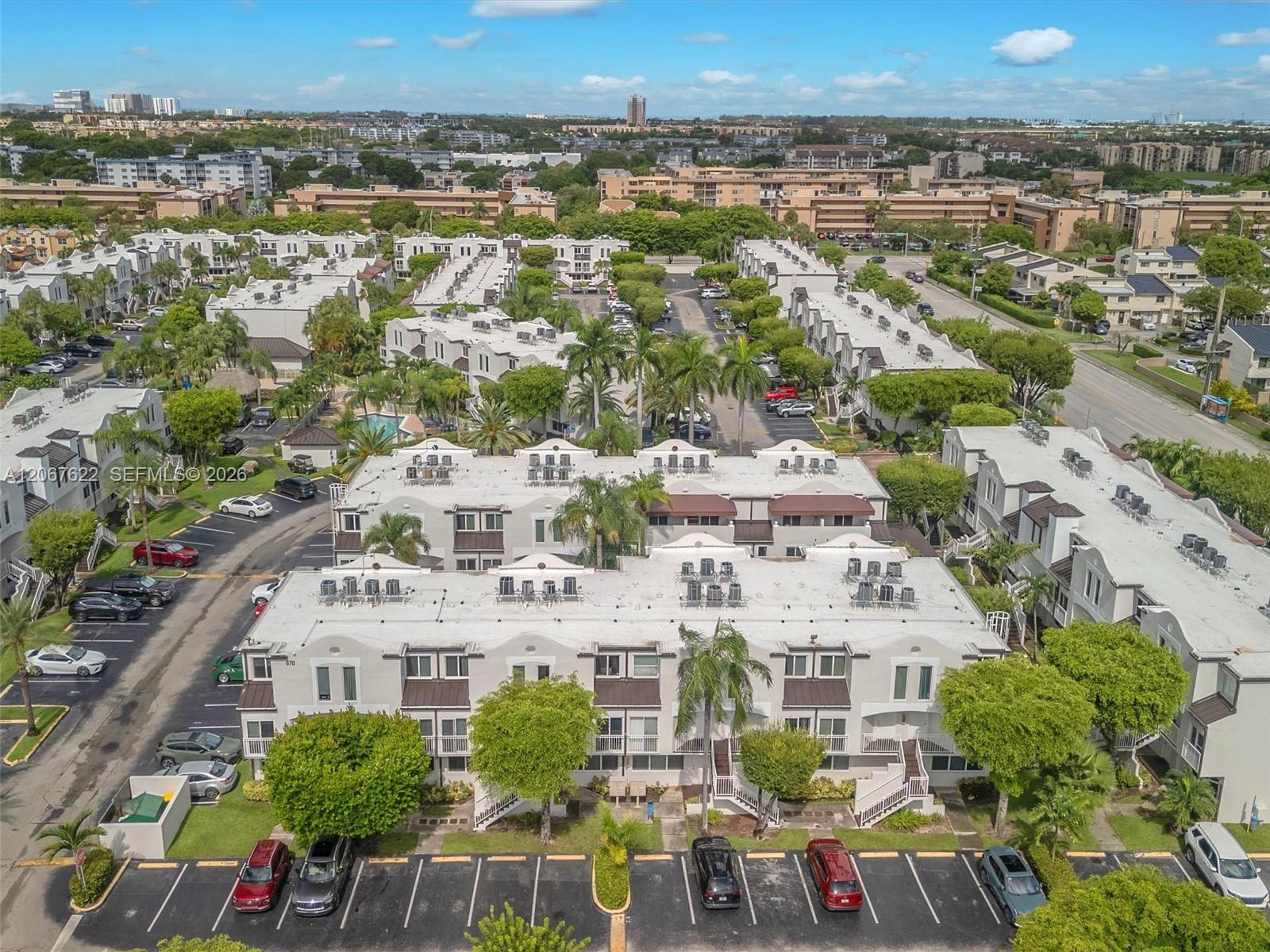 670 NW 85th Pl # 104 Unit: 11-104