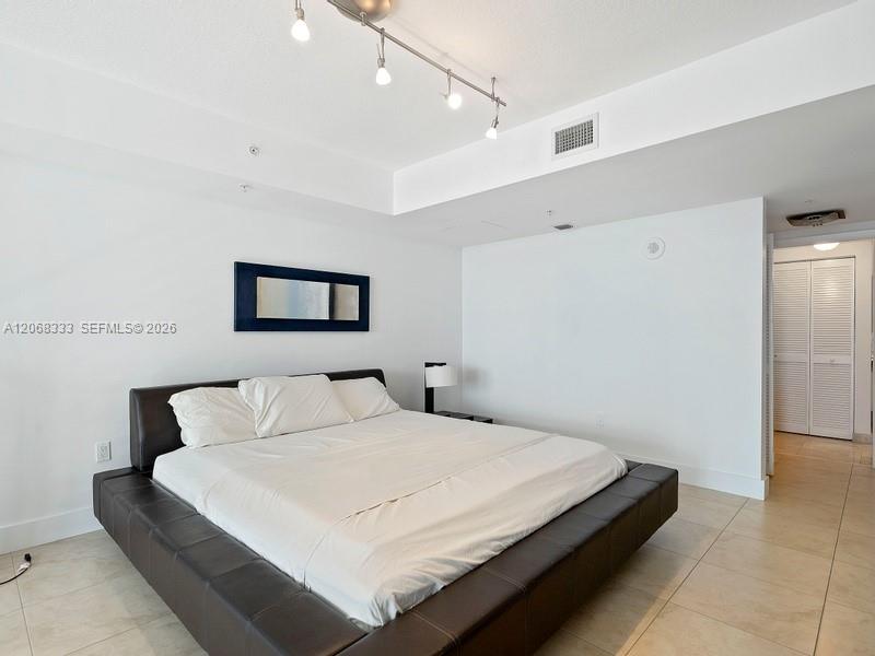 41 SE 5th St # 2310