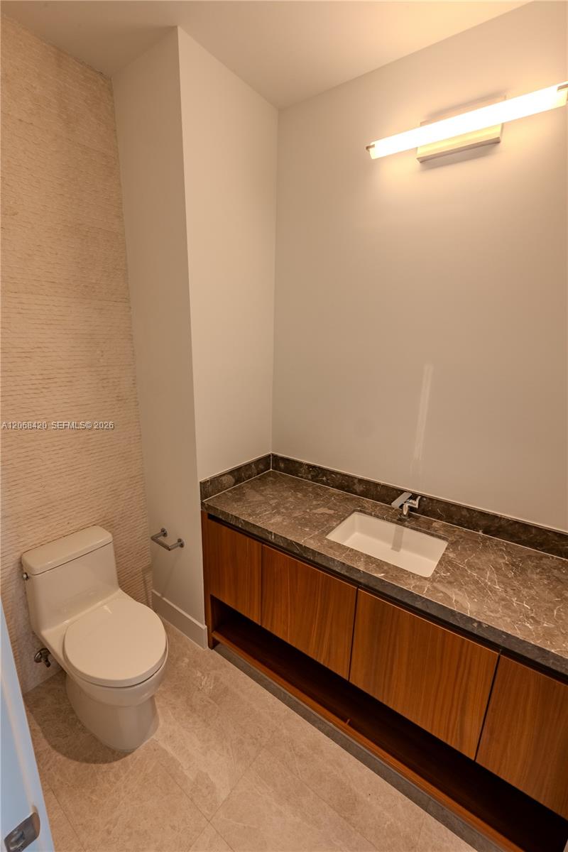 175 SE 25th Rd # 1002