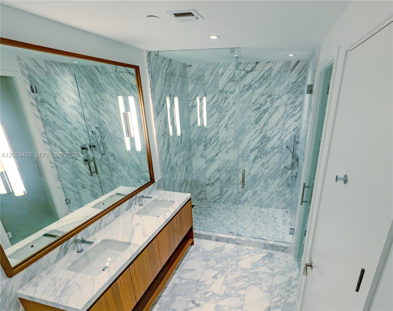 175 SE 25th Rd # 1002