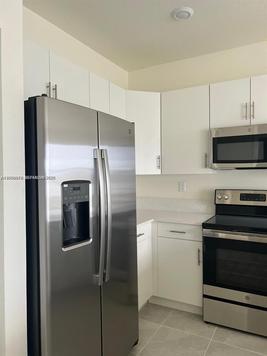 3382 W 114th Ter