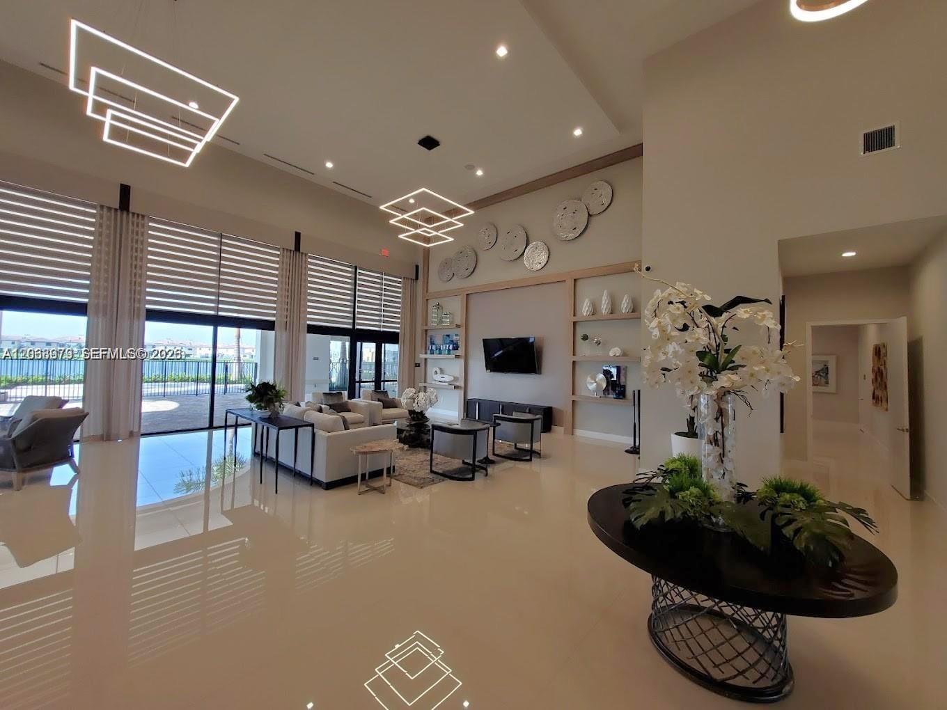 3382 W 114th Ter