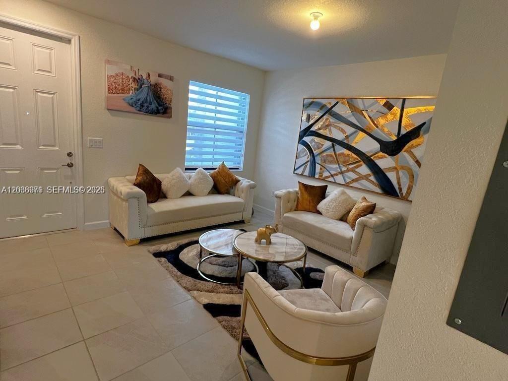 3382 W 114th Ter