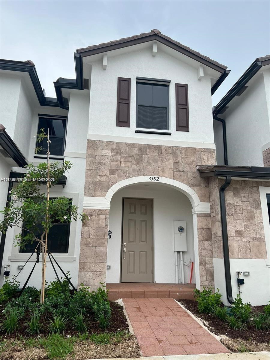3382 W 114th Ter