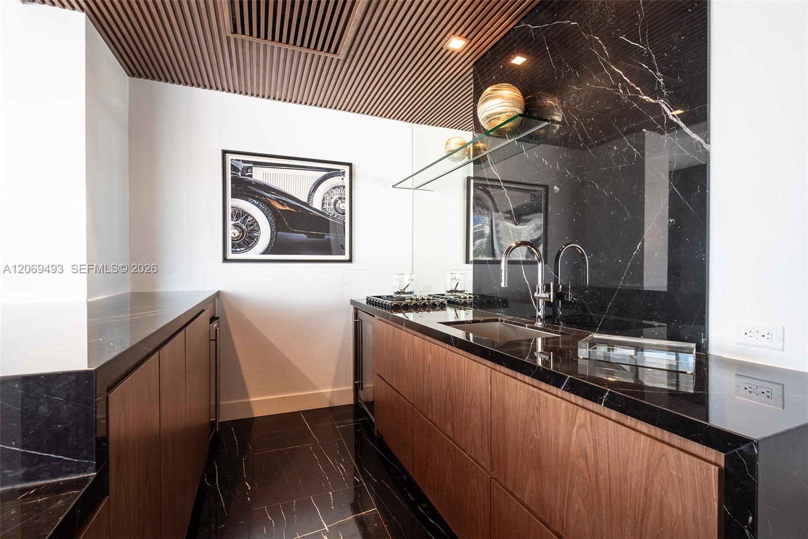 11 Island Ave # 906