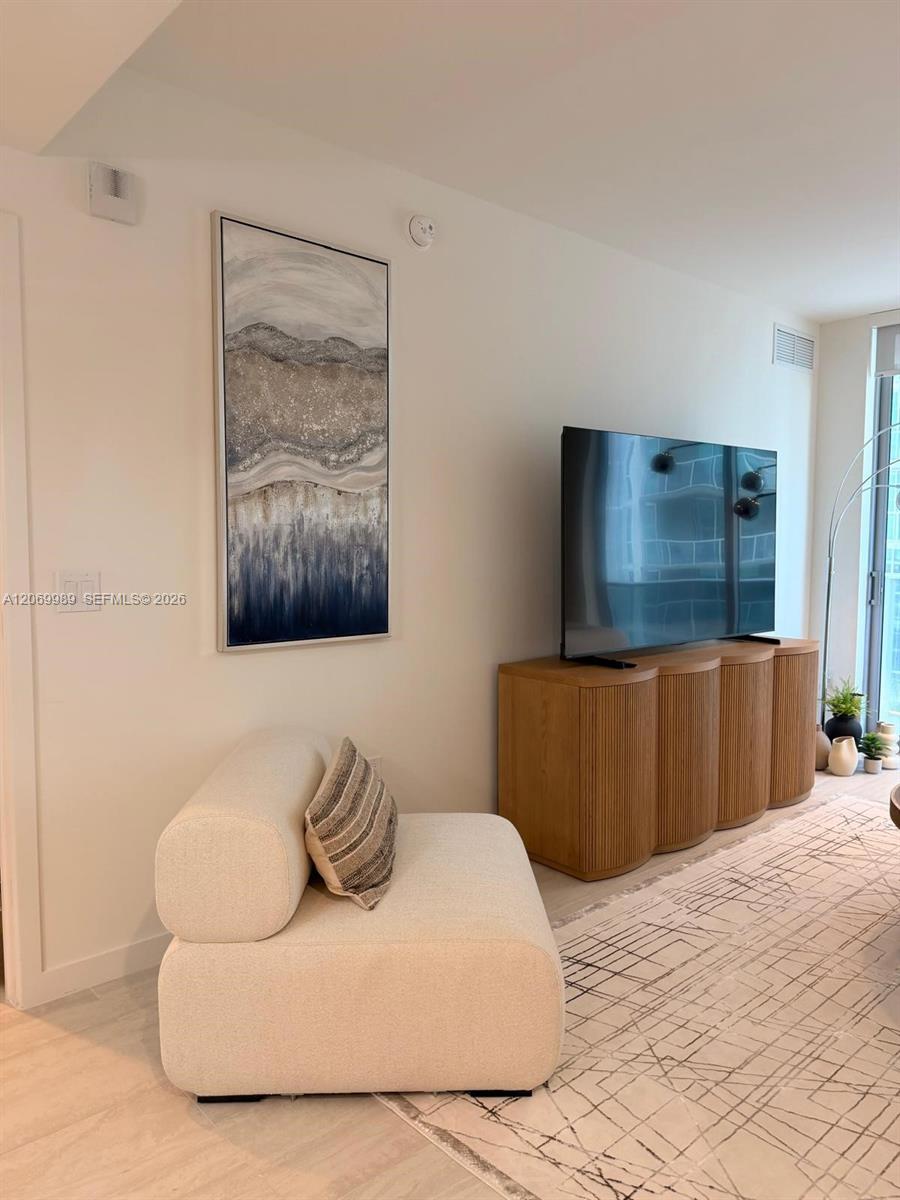 77 SE 5 ST # 2008