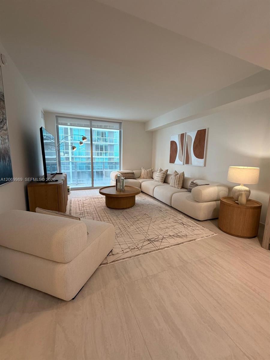 77 SE 5 ST # 2008