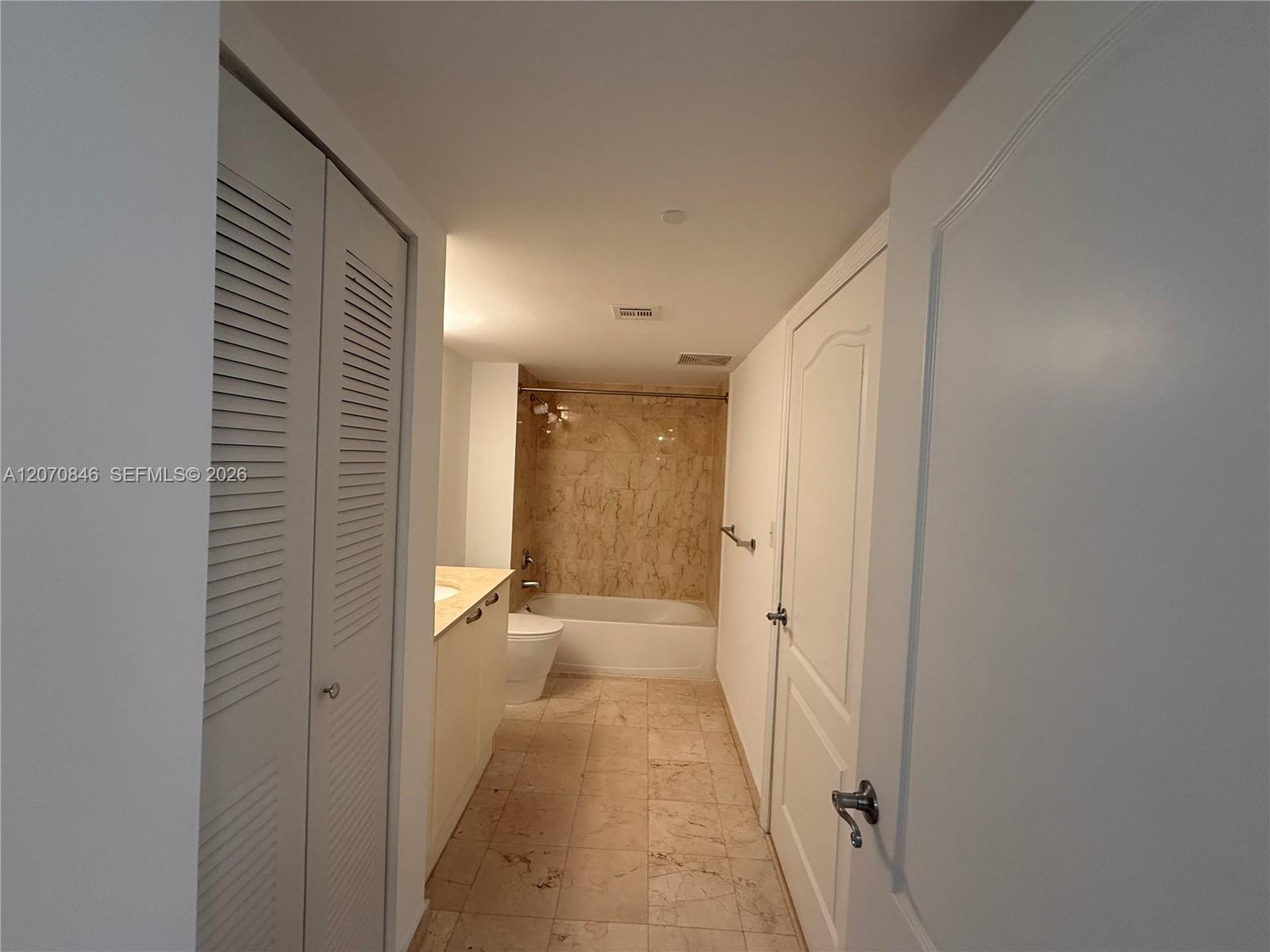 2101 Brickell Ave # 1002