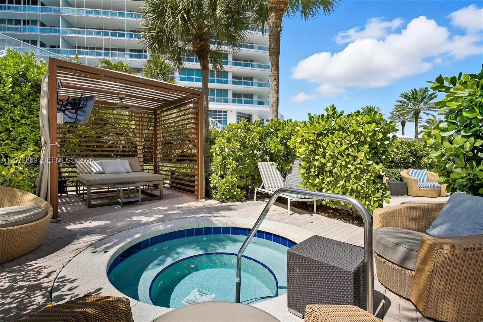 10295 Collins Ave # 2207