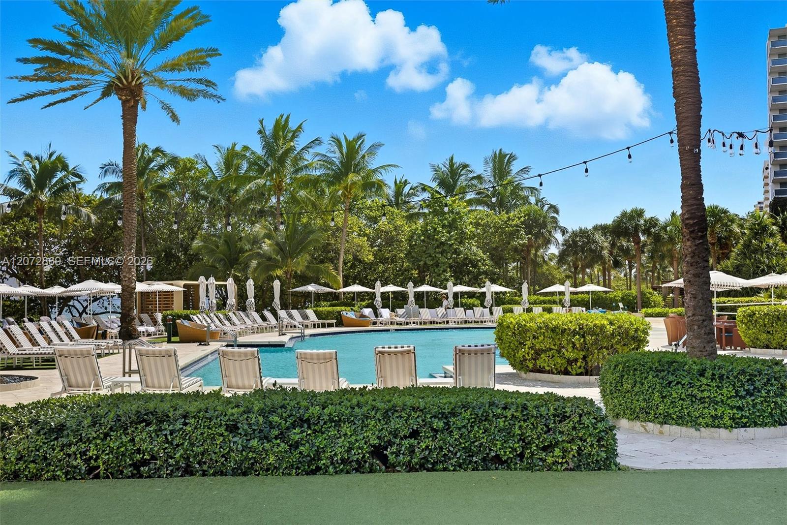 10295 Collins Ave # 2207