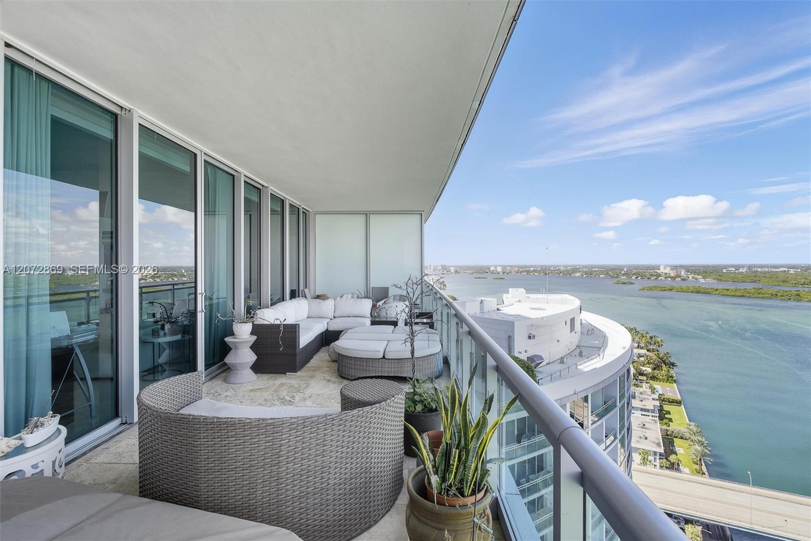 10295 Collins Ave # 2207