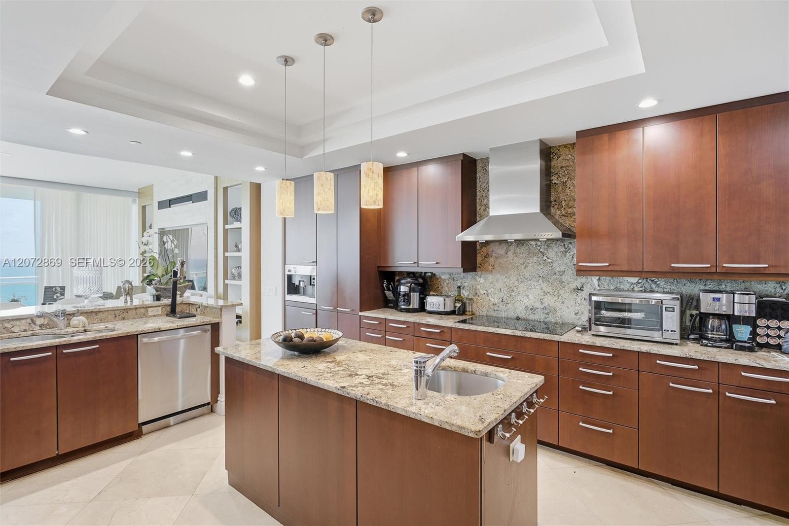 10295 Collins Ave # 2207