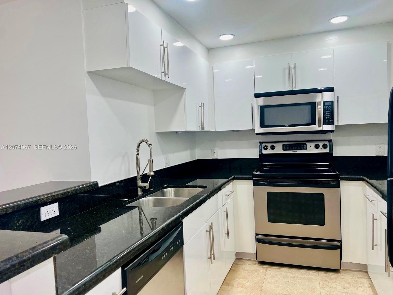 185 SE 14th Ter # 2206