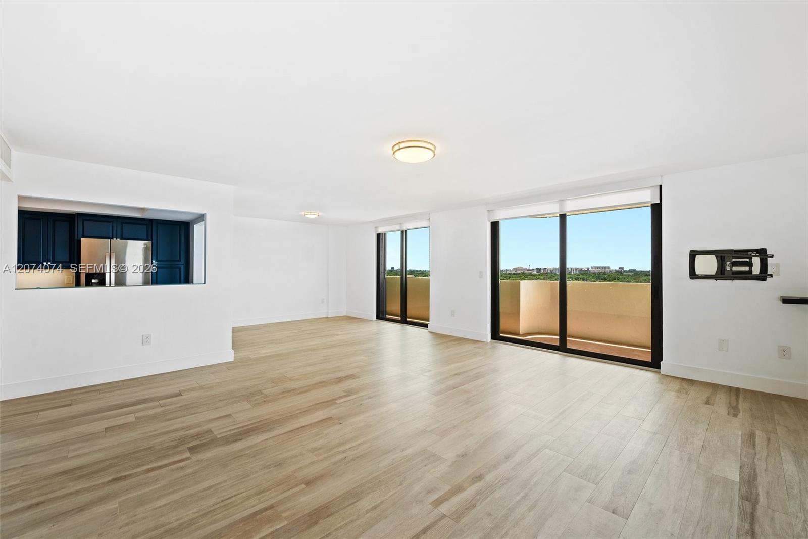 600 Biltmore Way # 1214
