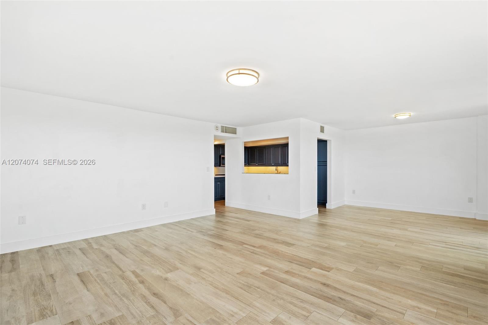 600 Biltmore Way # 1214
