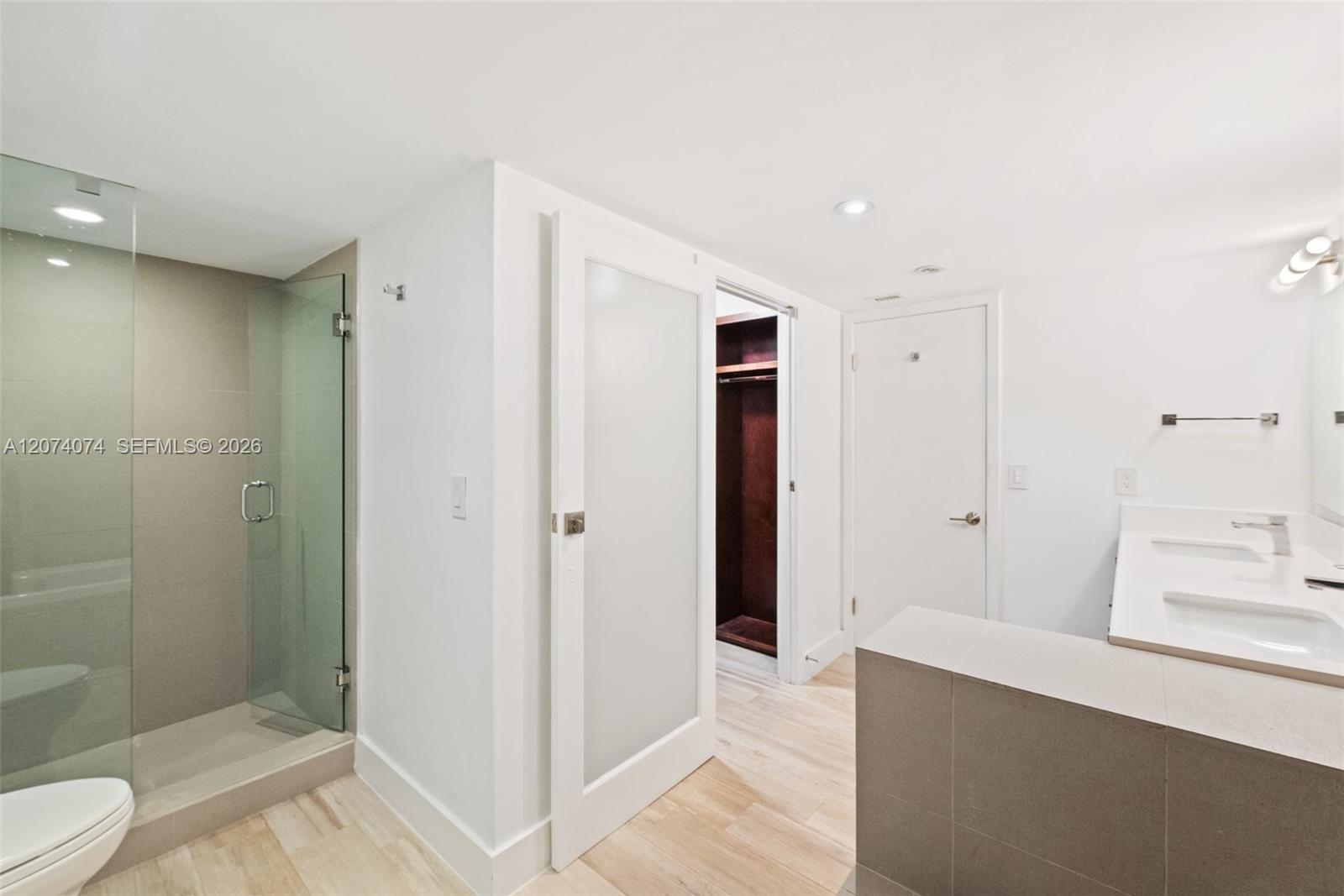 600 Biltmore Way # 1214