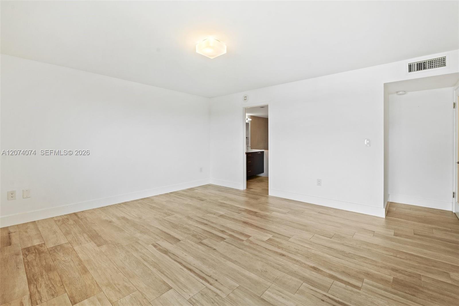600 Biltmore Way # 1214
