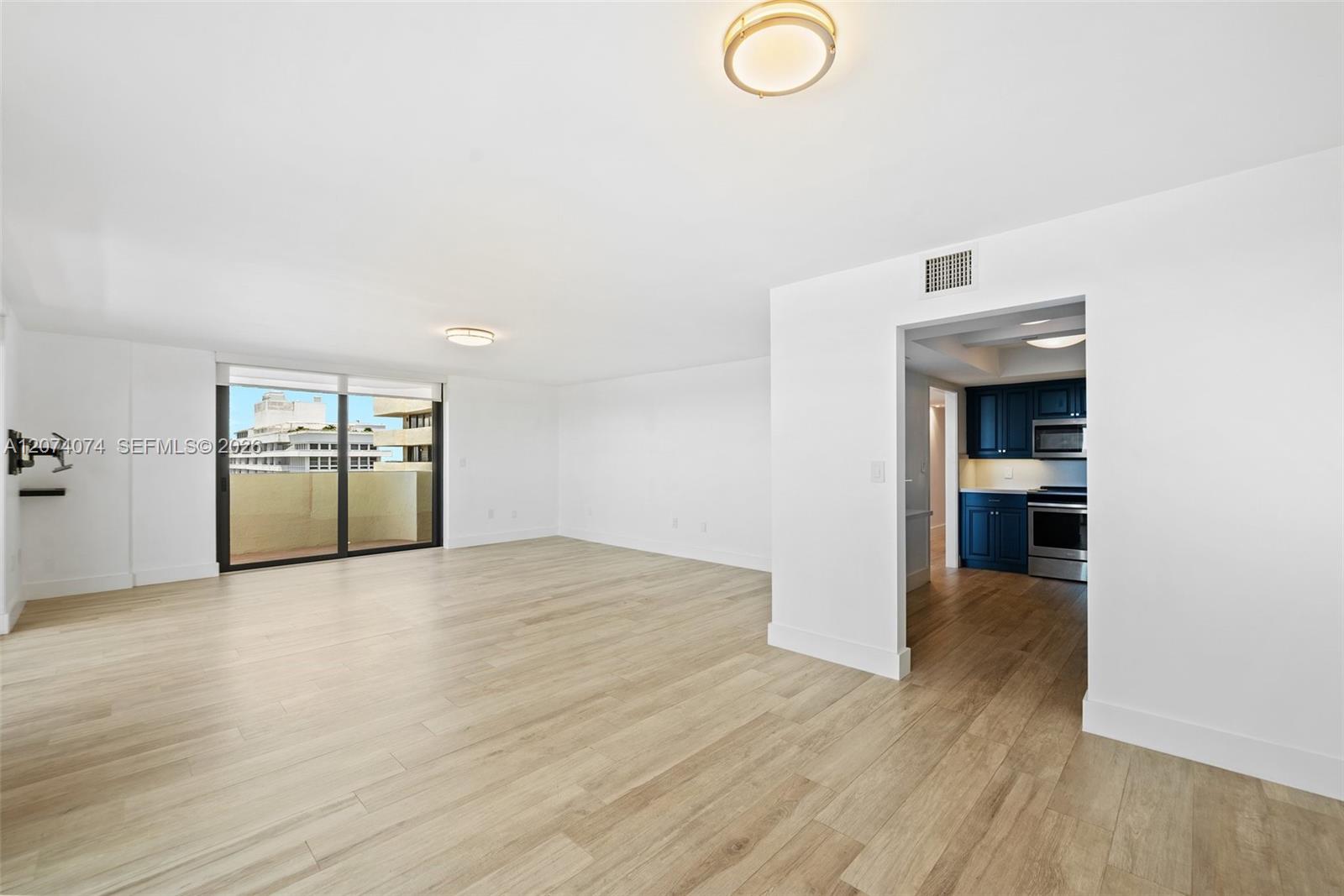 600 Biltmore Way # 1214