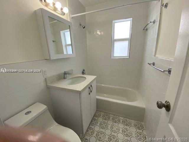 3530 SW 9th Ter # 4
