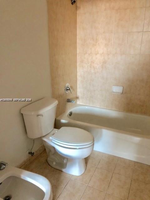 4242 NW 2nd St # 901
