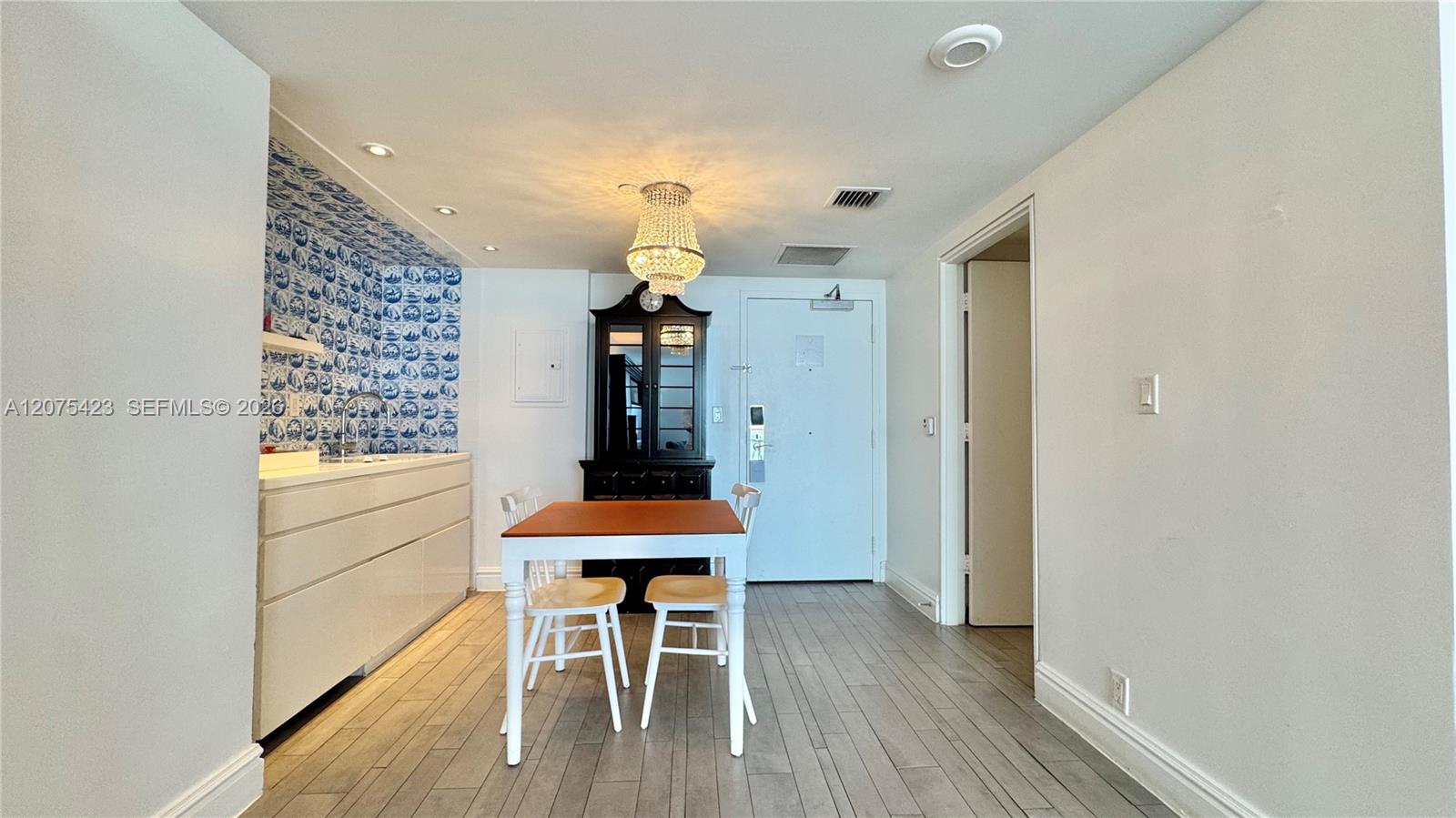 1100 West Ave # 812