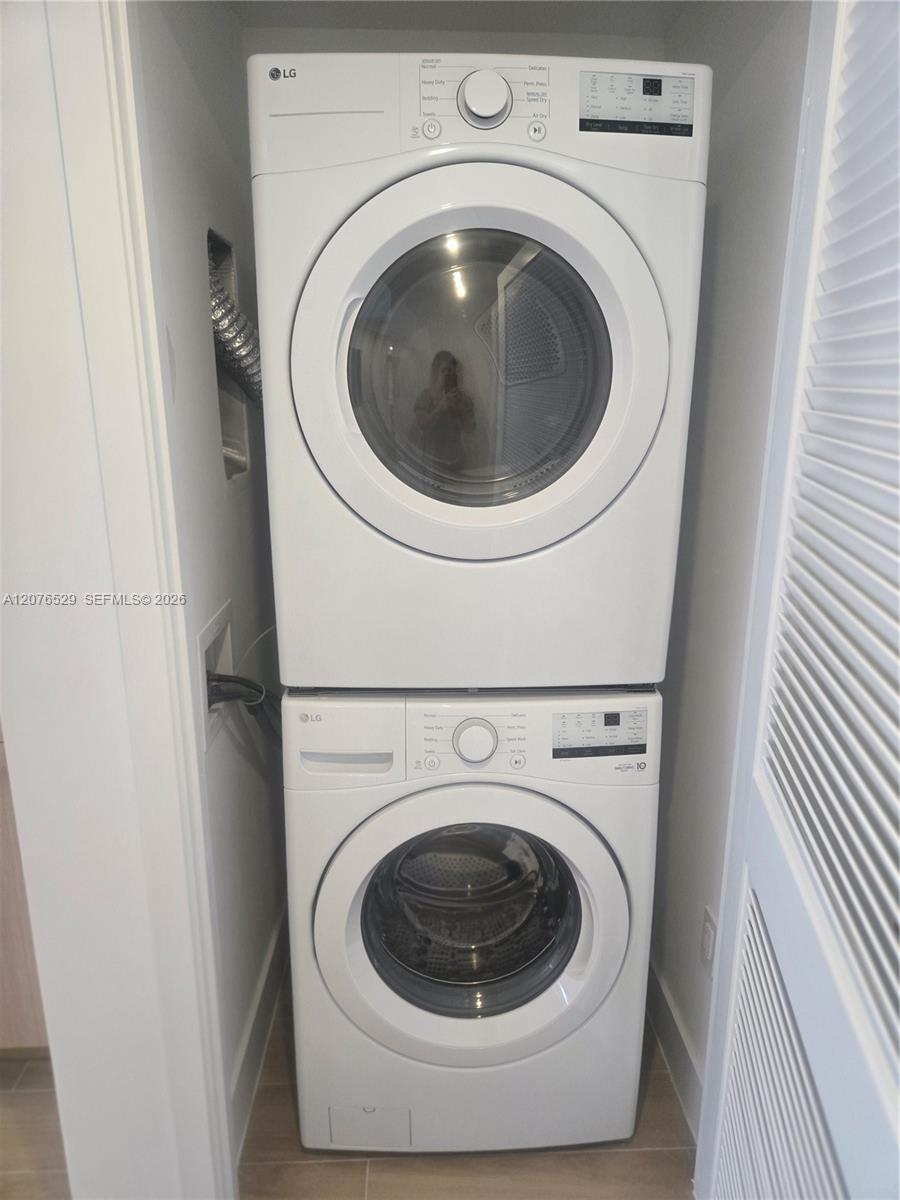90 NE 32nd St # 605