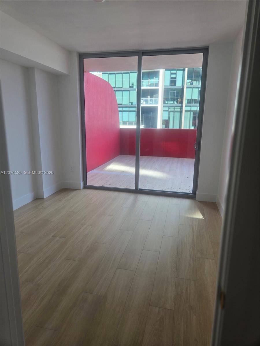 90 NE 32nd St # 605
